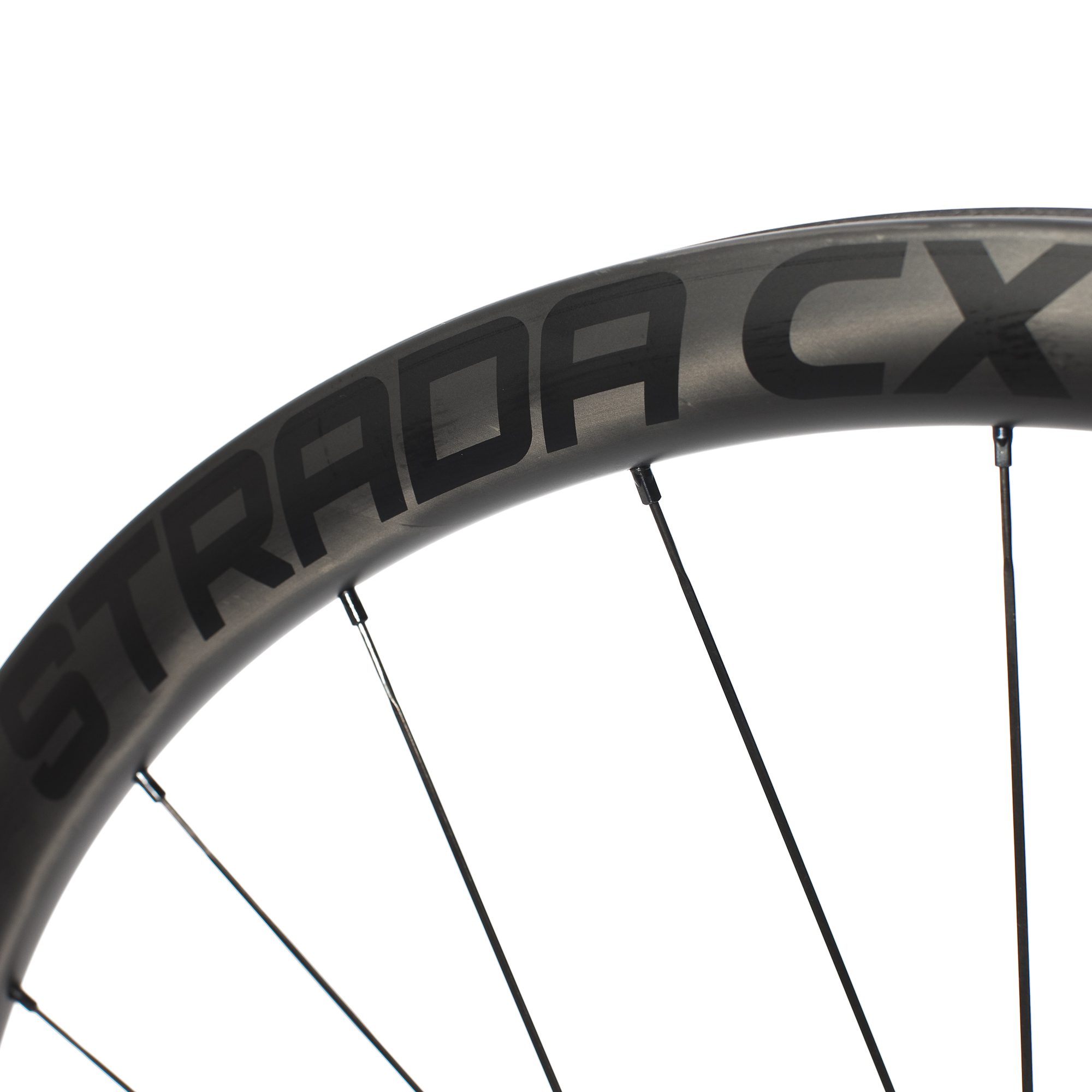 A close up of the Strada 38mm Cyclocross carbon tubular rim