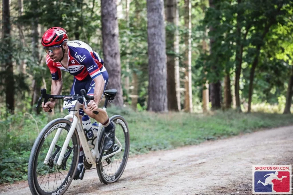 Ben Thomas cycling hard at the 2023 UK Nation Gravel Champs rolling on his Strada Gravel Ultra Plus wheelset.